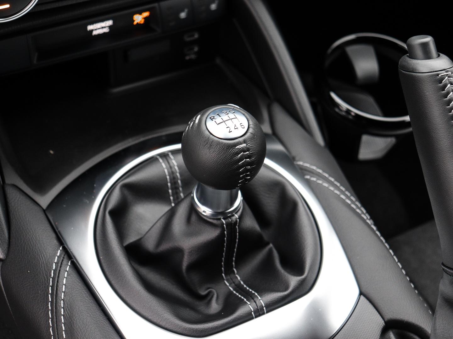 Mazda MX-5 2024 1.5L SKYACTIV-G 132 6MT RWD Homura EU6