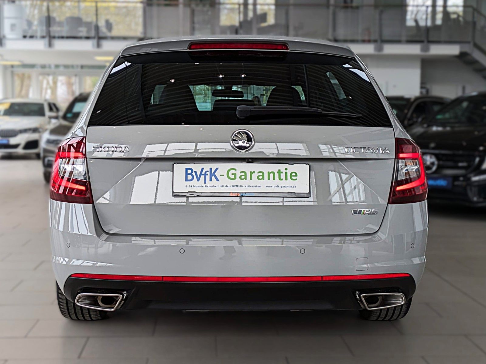 Fahrzeugabbildung SKODA Octavia RS DSG PANO ACC LED VIRTUAL CAM CARPLAY