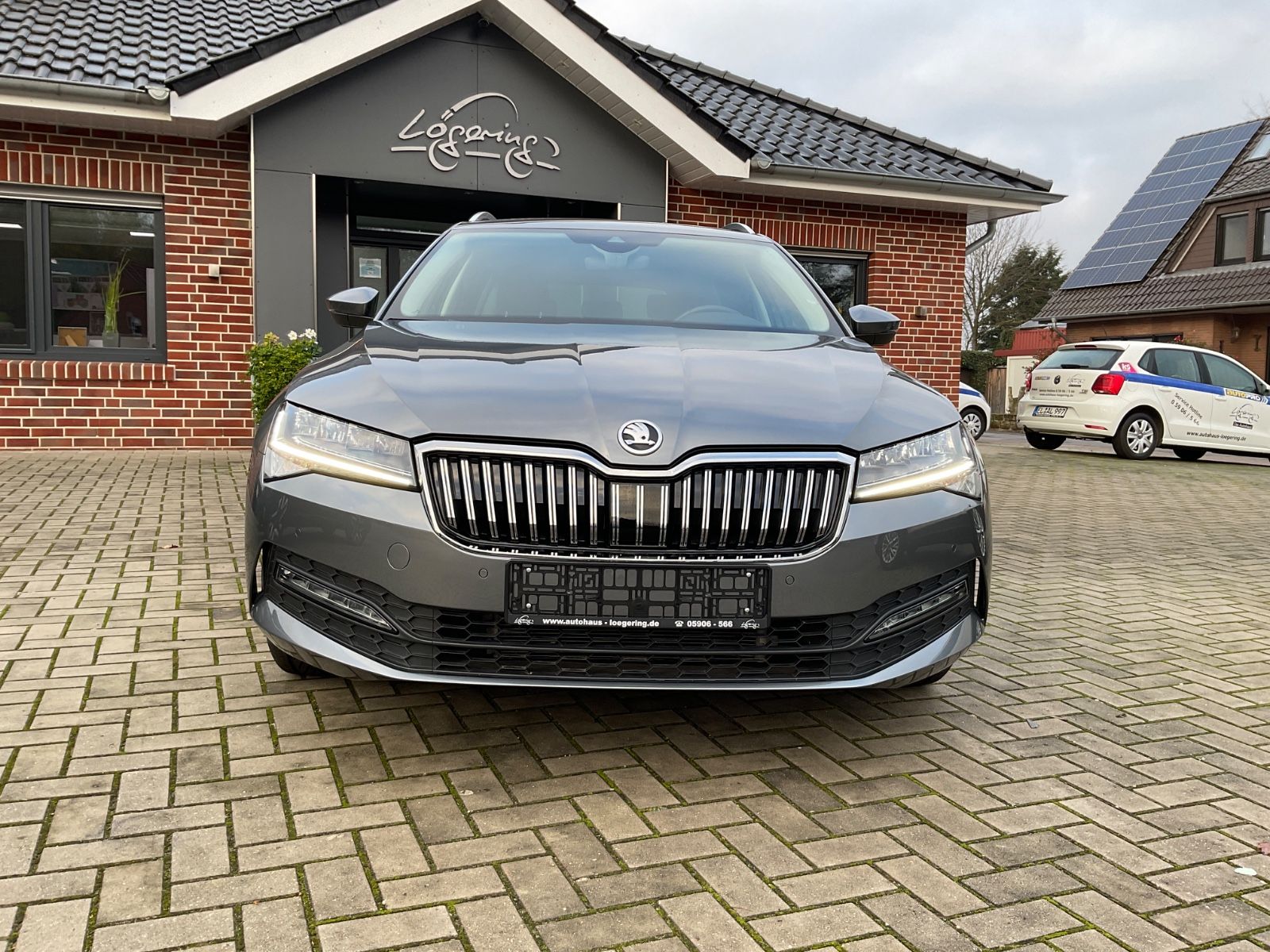 Fahrzeugabbildung SKODA Superb Combi 2.0 TDI DSG,Navi,LED,Kamera,ACC