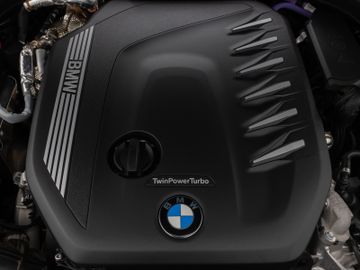 Fahrzeugabbildung BMW 530d Luxury Line Panorama Laser Kamera HUD HiFi