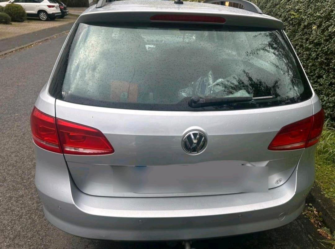 Volkswagen Passat 2013 — interior