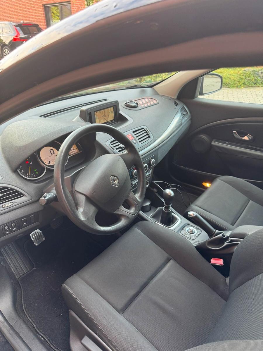 Renault Megane 2011 — photo 5