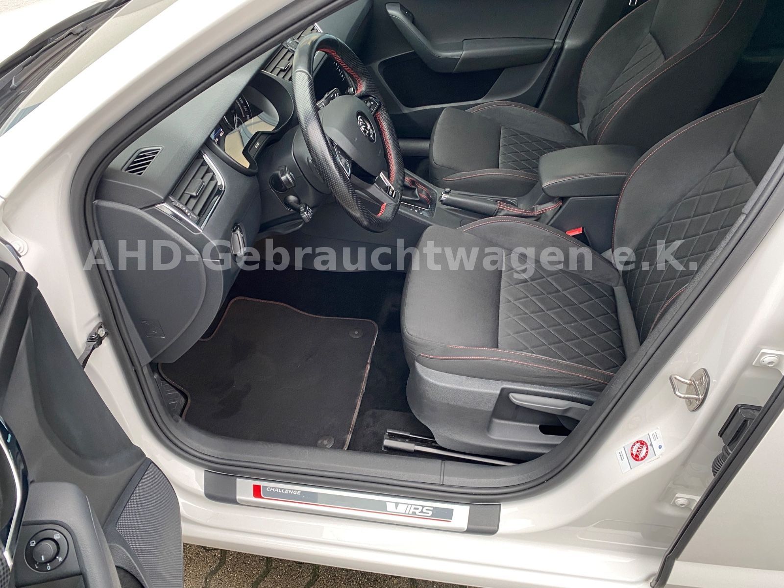 Fahrzeugabbildung SKODA Octavia Limousine RS 4x4 Challenge 2.0 TDI DSG