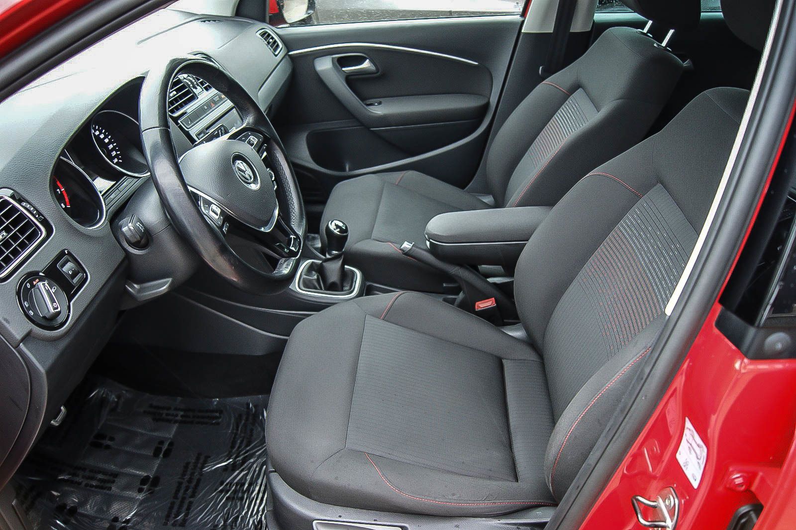 Fahrzeugabbildung Volkswagen Polo V 1.0 SOUND KLIMA SIHZG PDC TEMPOMAT 2.HAND