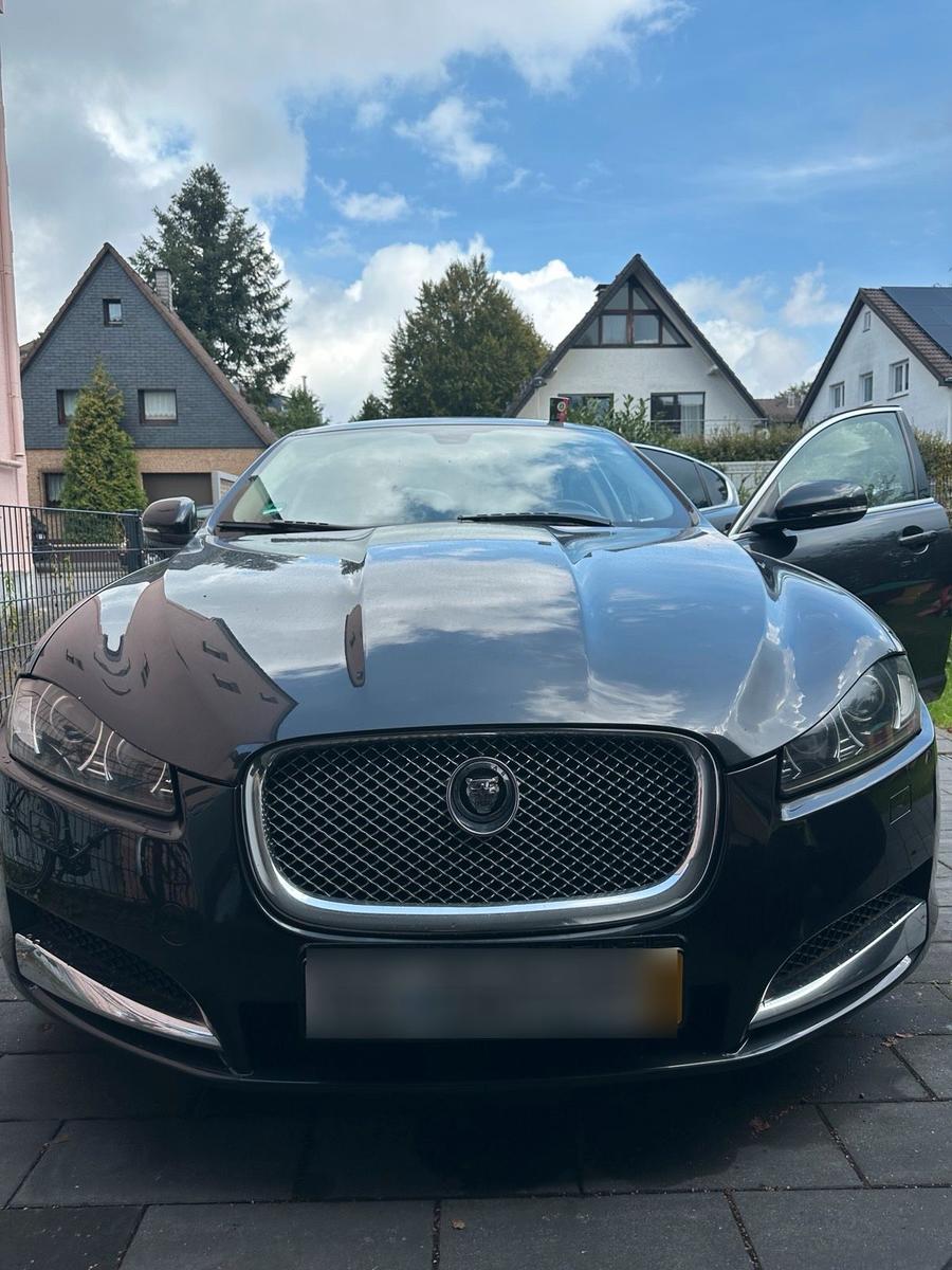 Jaguar XF