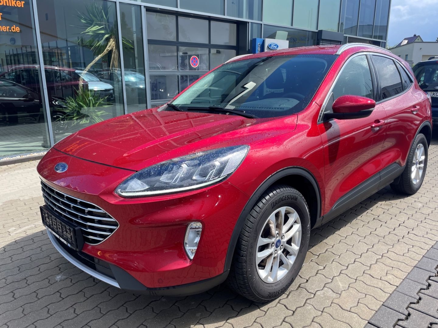Fahrzeugabbildung Ford Kuga Titanium Spurhalteass Winterpaket Kamera
