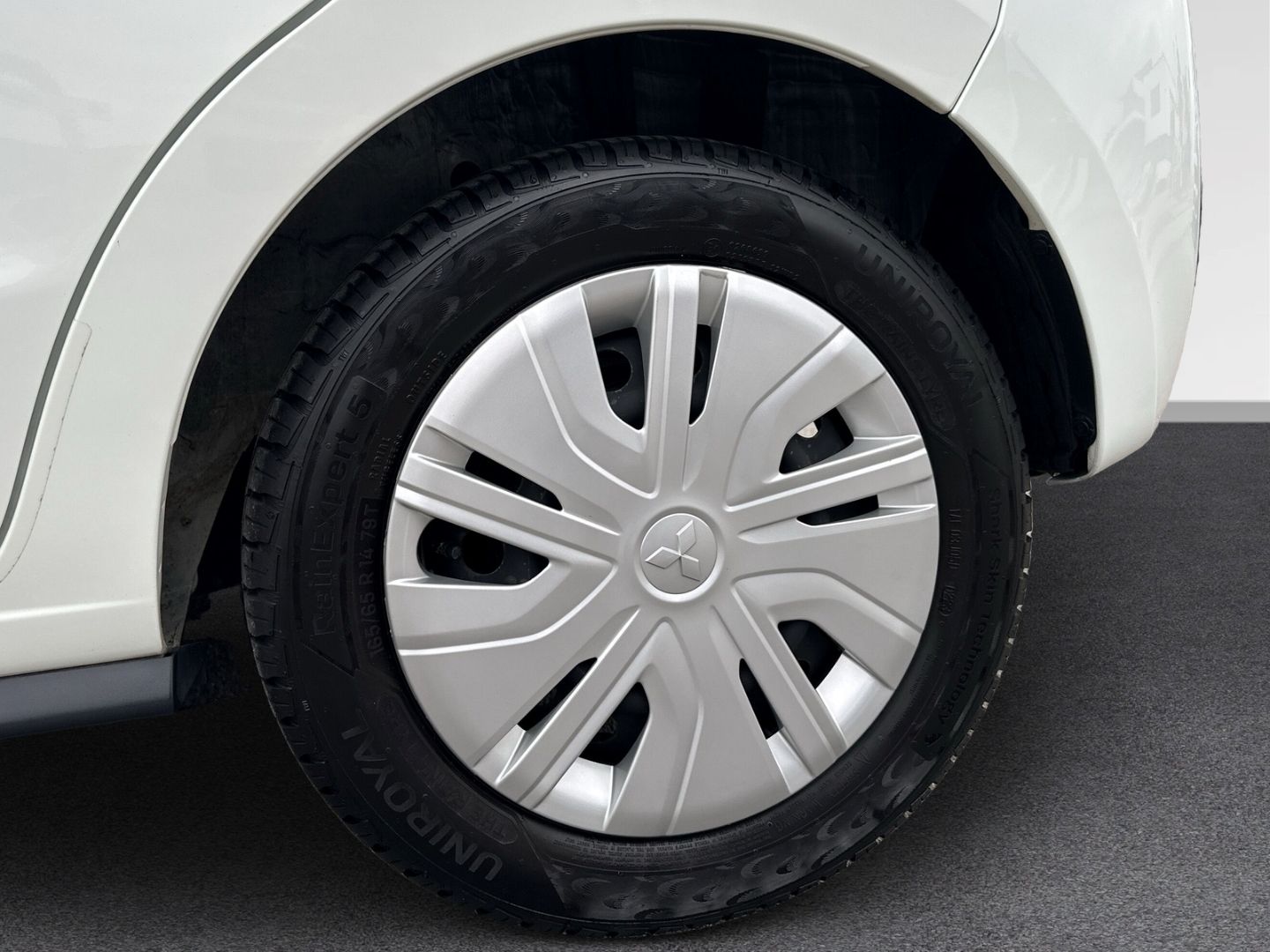 Fahrzeugabbildung Mitsubishi Space Star Radio + Bluetooth+ USB + Freisprechei