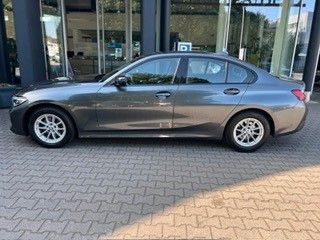 BMW 320 iA Sport Line ACC Glasdach Keyless foto 2