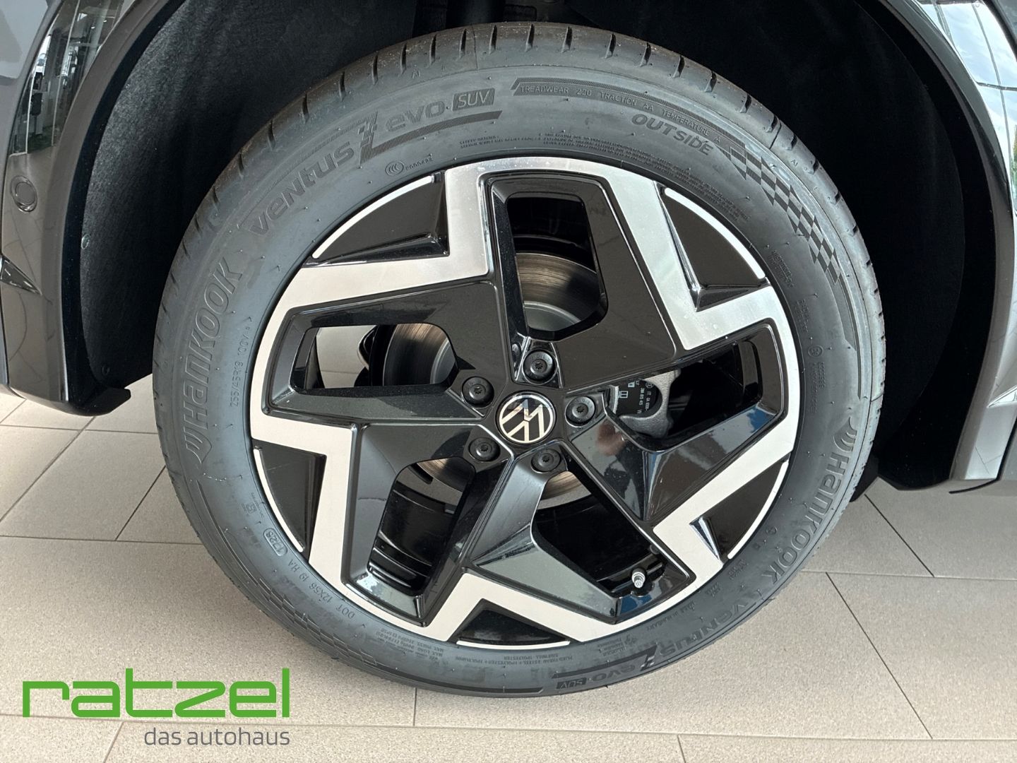 Fahrzeugabbildung Volkswagen Tiguan R-Line 110KW AHK+Elek. Heckklappe