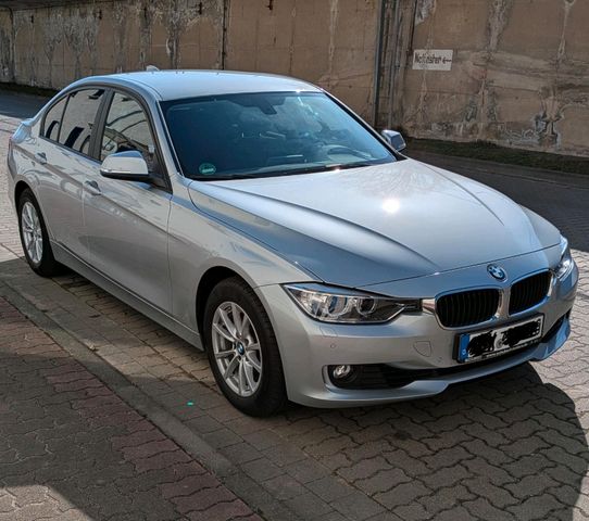 BMW BMW F30 320i Automatik 184 PS | 06/2015 16...