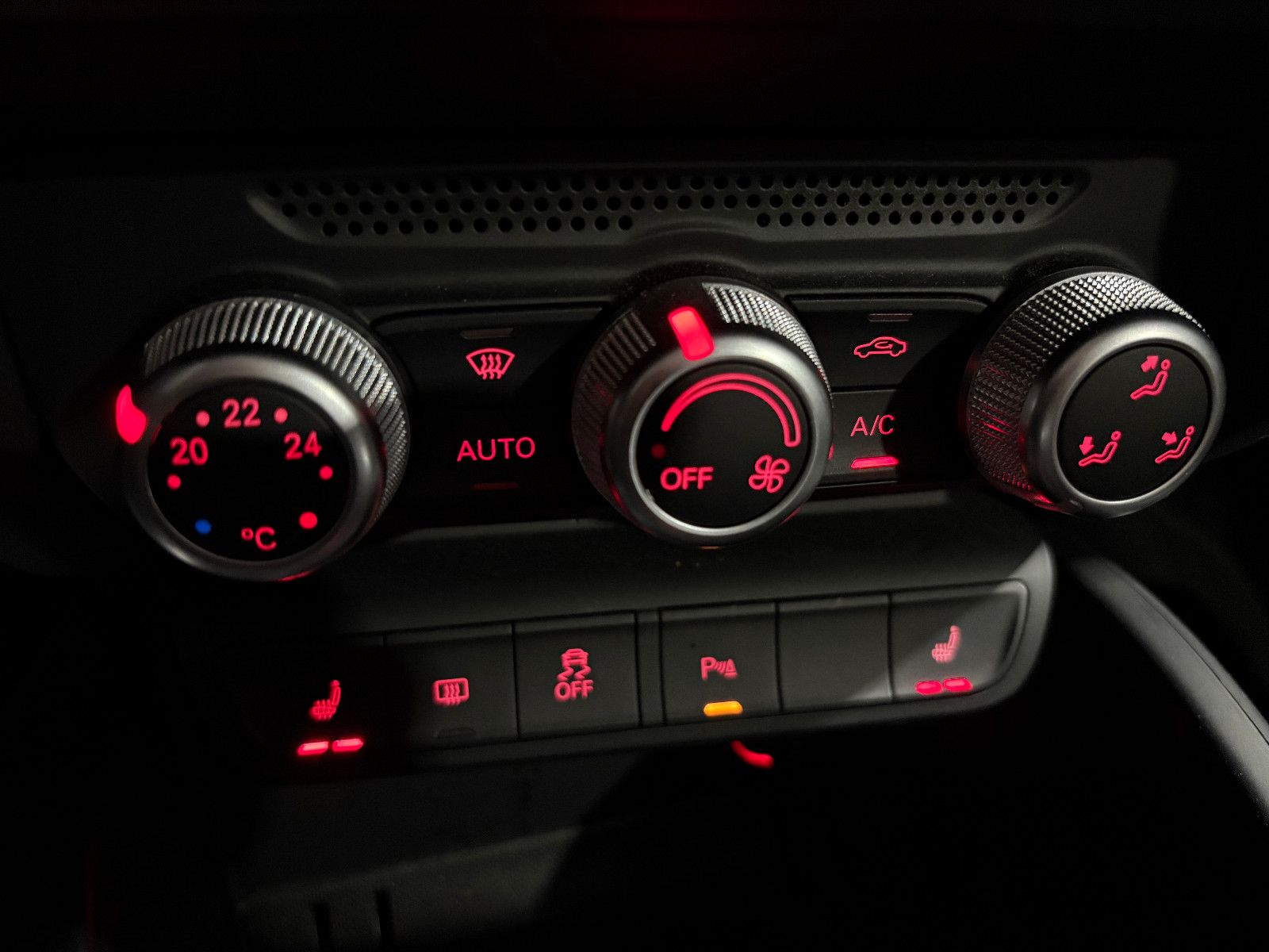Fahrzeugabbildung Audi A1 Sportback design/S-TRONIC/PDC/NAVI/SHZ/KLIMA