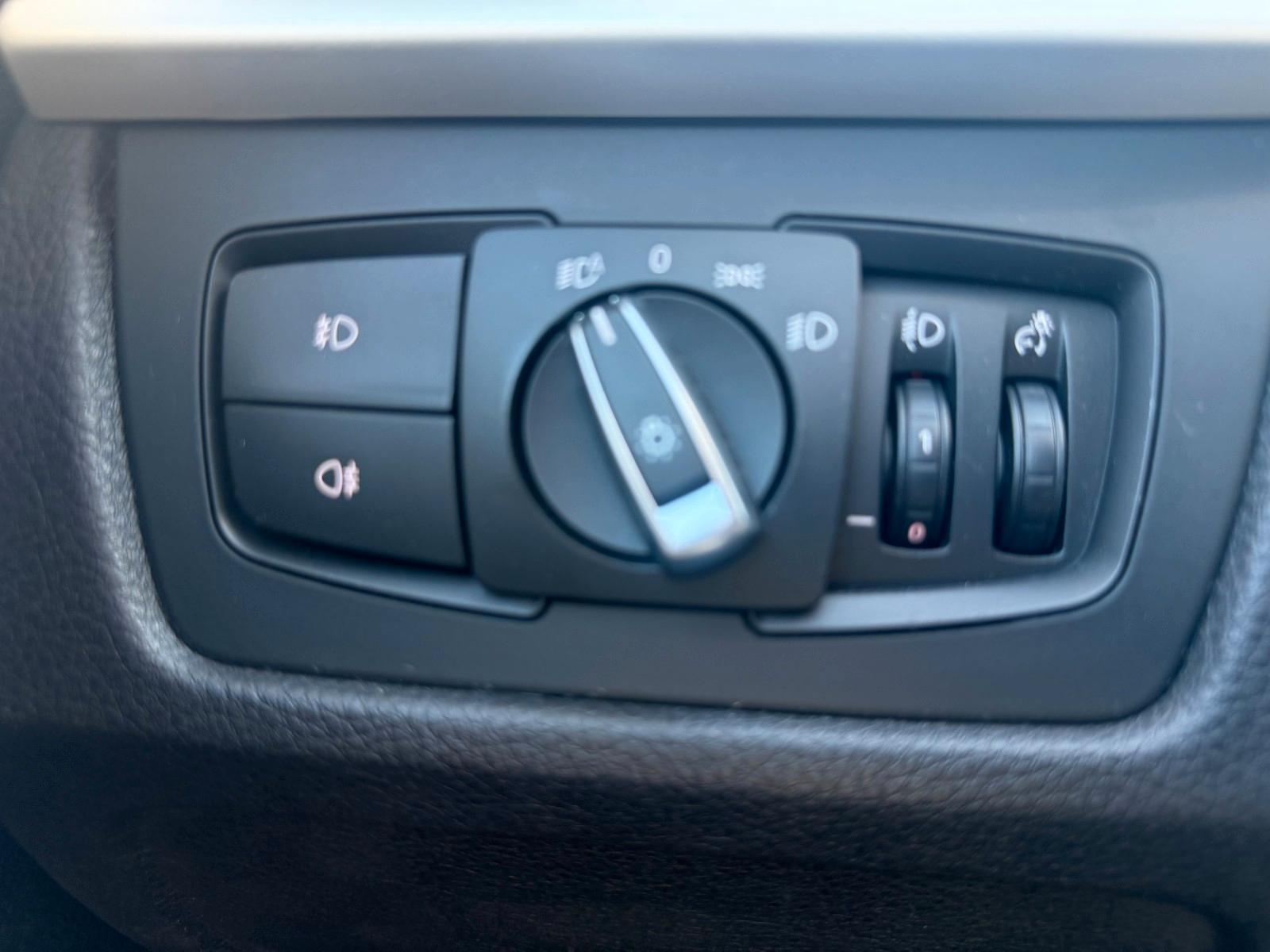 BMW 318 2015 — photo 21