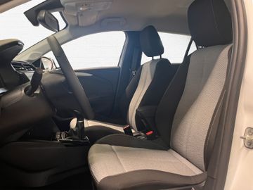 Fotografie des Opel Corsa F Kamera LED Sitzheizung Allwetterreifen