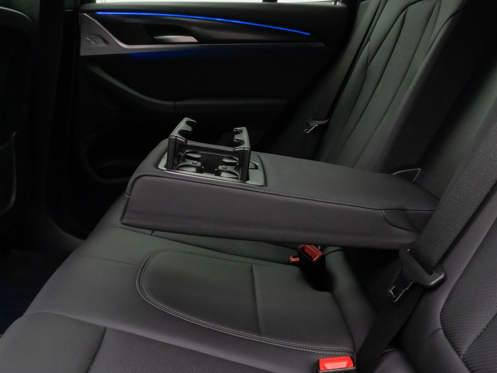Fahrzeugabbildung BMW X3 xD20i M Sport Kamera DAB H/K AHK Alarm 20Zoll