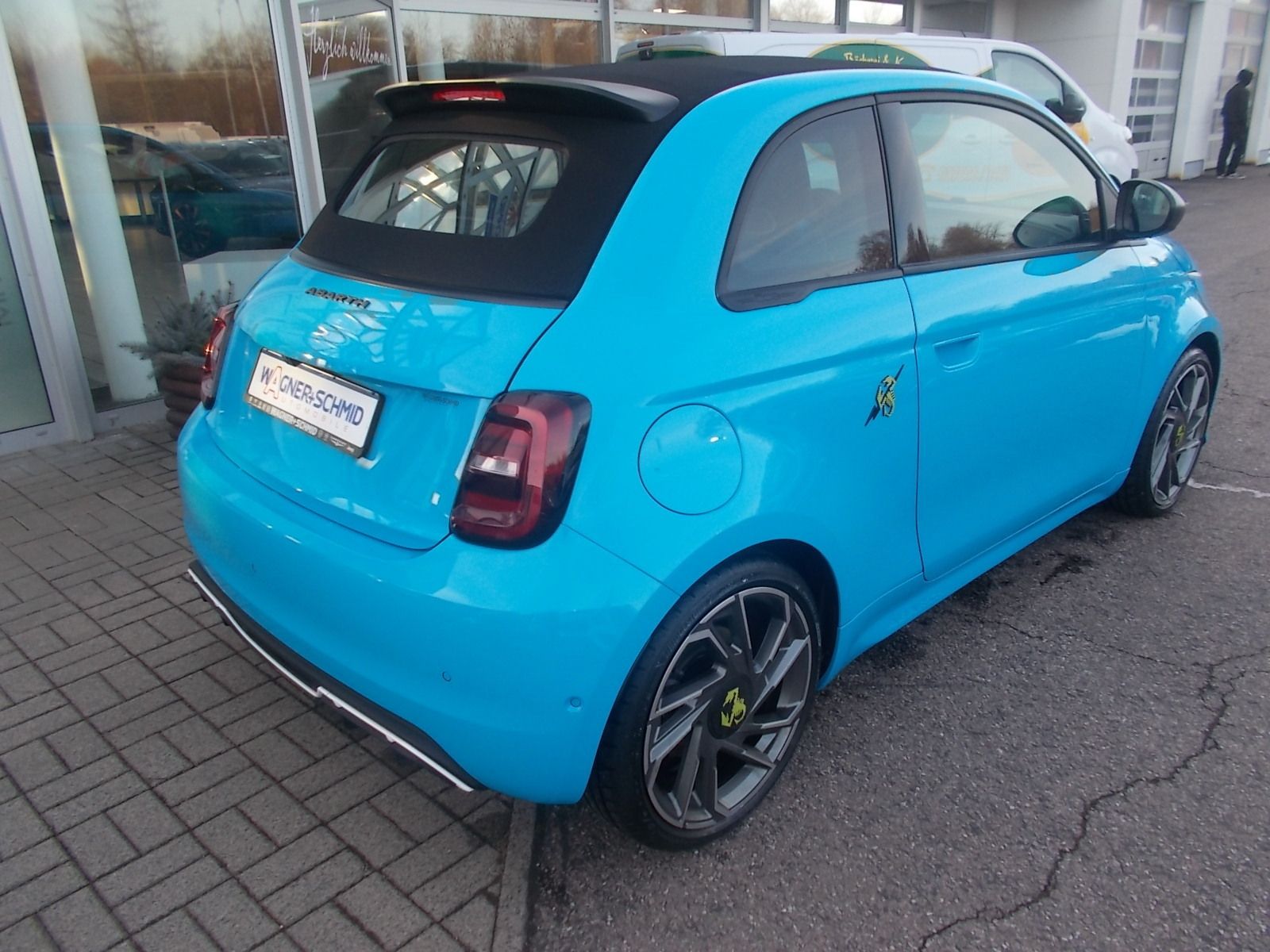 Fahrzeugabbildung Abarth 500 e C Scorpionissima 42kWh
