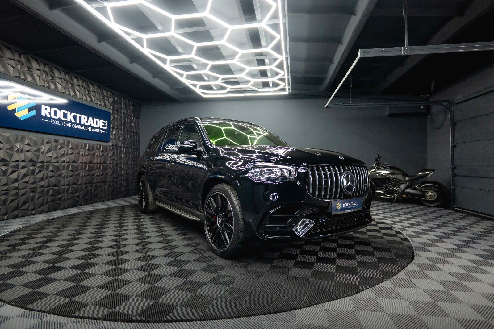 Fahrzeugabbildung Mercedes-Benz GLS 63 AMG 4Matic+ Driver's Package Carbon *ACC*