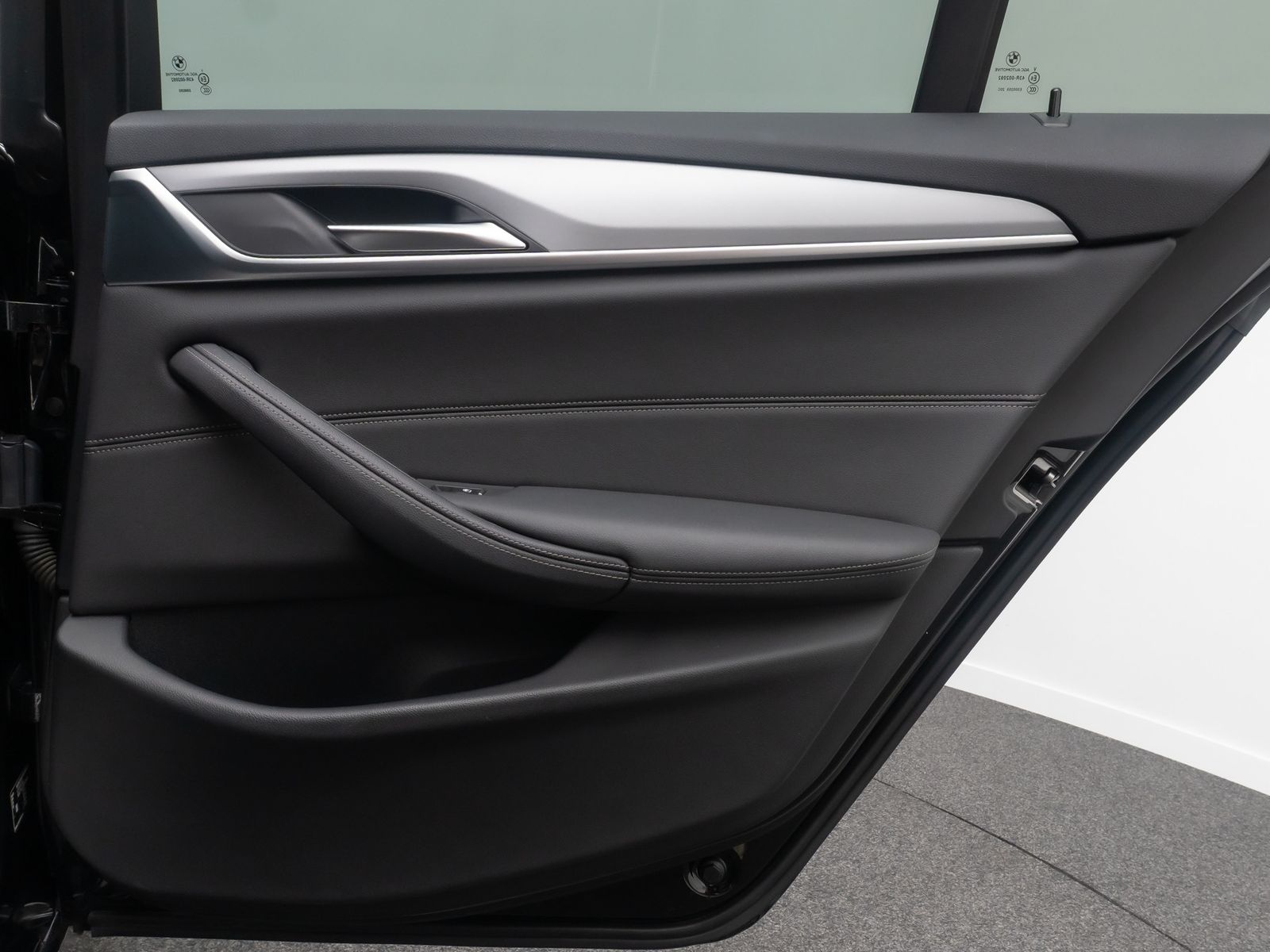Fahrzeugabbildung BMW 520i Kamera DAB CockPitPro StandhzgAlarm LED