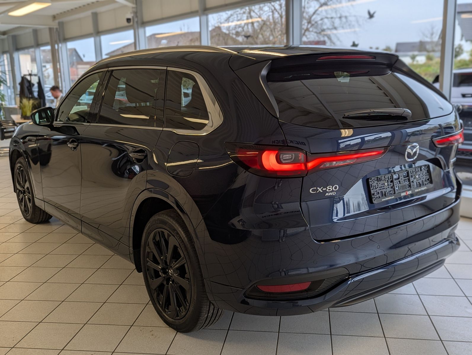 MAZDA CX-80 2.5SKYACTIV PHEV 327 HOMURA+ 7-Sitze Pano - Image 5