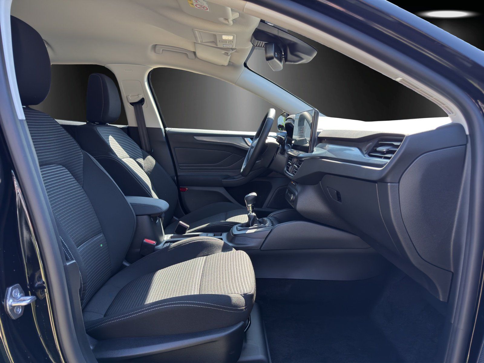 Fahrzeugabbildung Ford Focus Turnier Active WINTER/FAHRERASSIST/EASY-PA