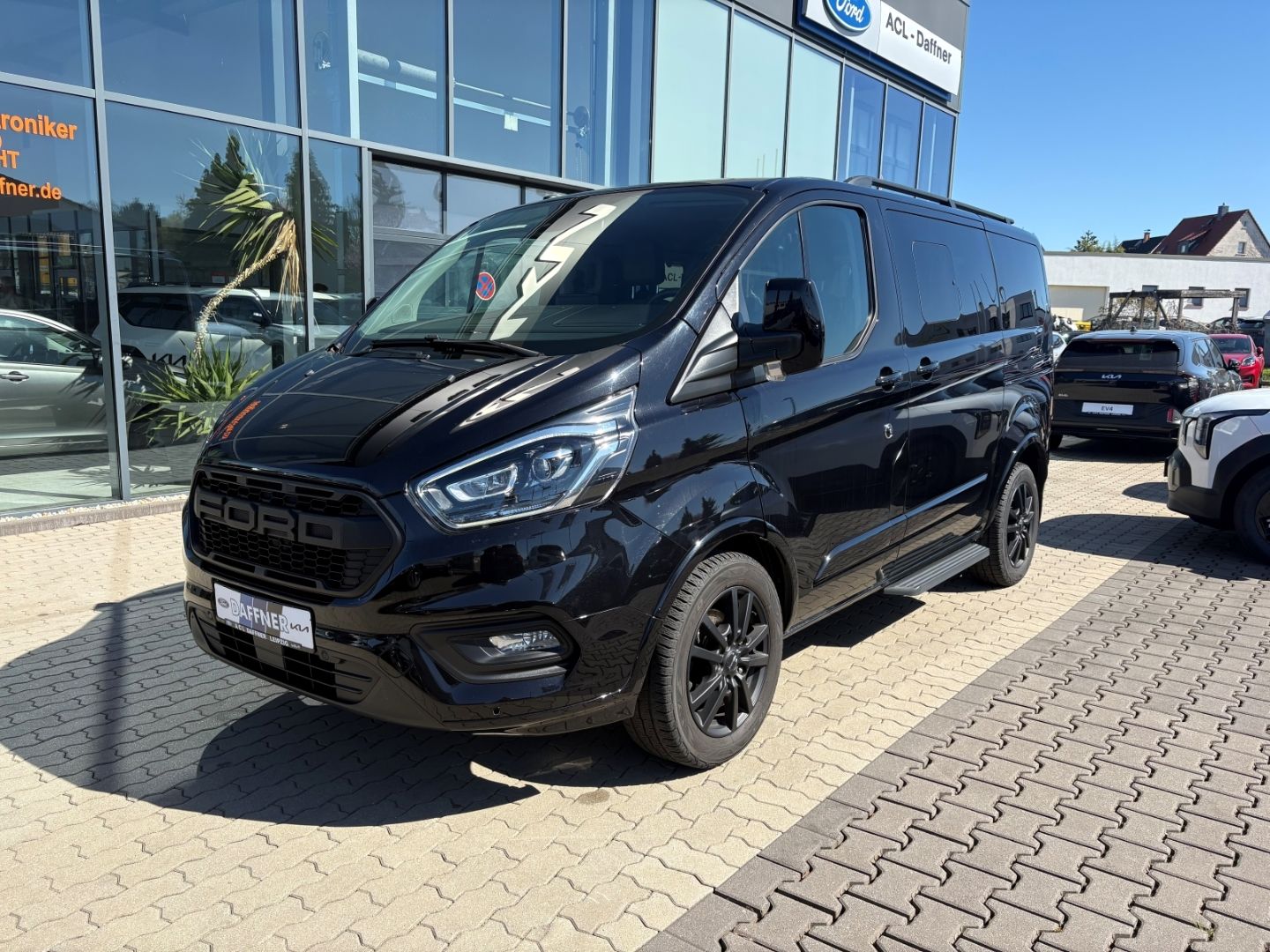 Fahrzeugabbildung Ford Tourneo Custom Kombi 320 L1 Titanium X AHK Behei