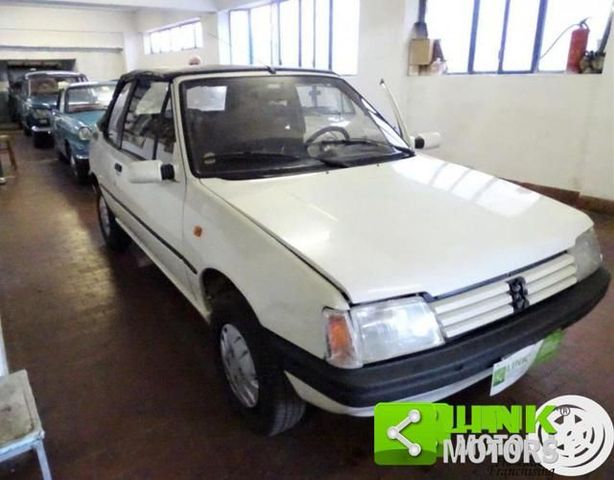 Peugeot PEUGEOT 205 CJ Cabriolet.