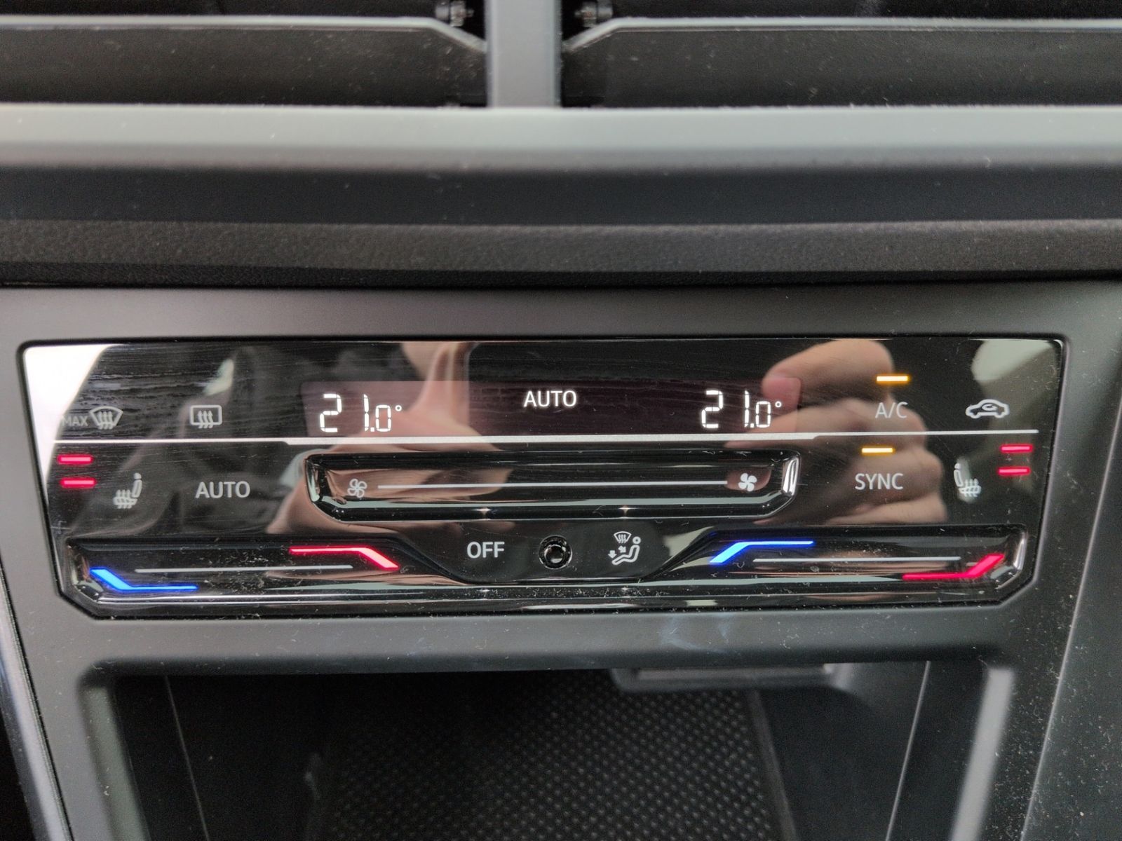 Polo GTI 2.0 TSI DSG PANORAMA+18"/NAVI+KAMERA+