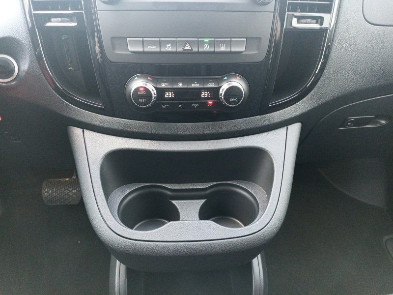 Fahrzeugabbildung Mercedes-Benz Vito Tourer 124 CDI Select 4x4 lang  AHK+STANDH.