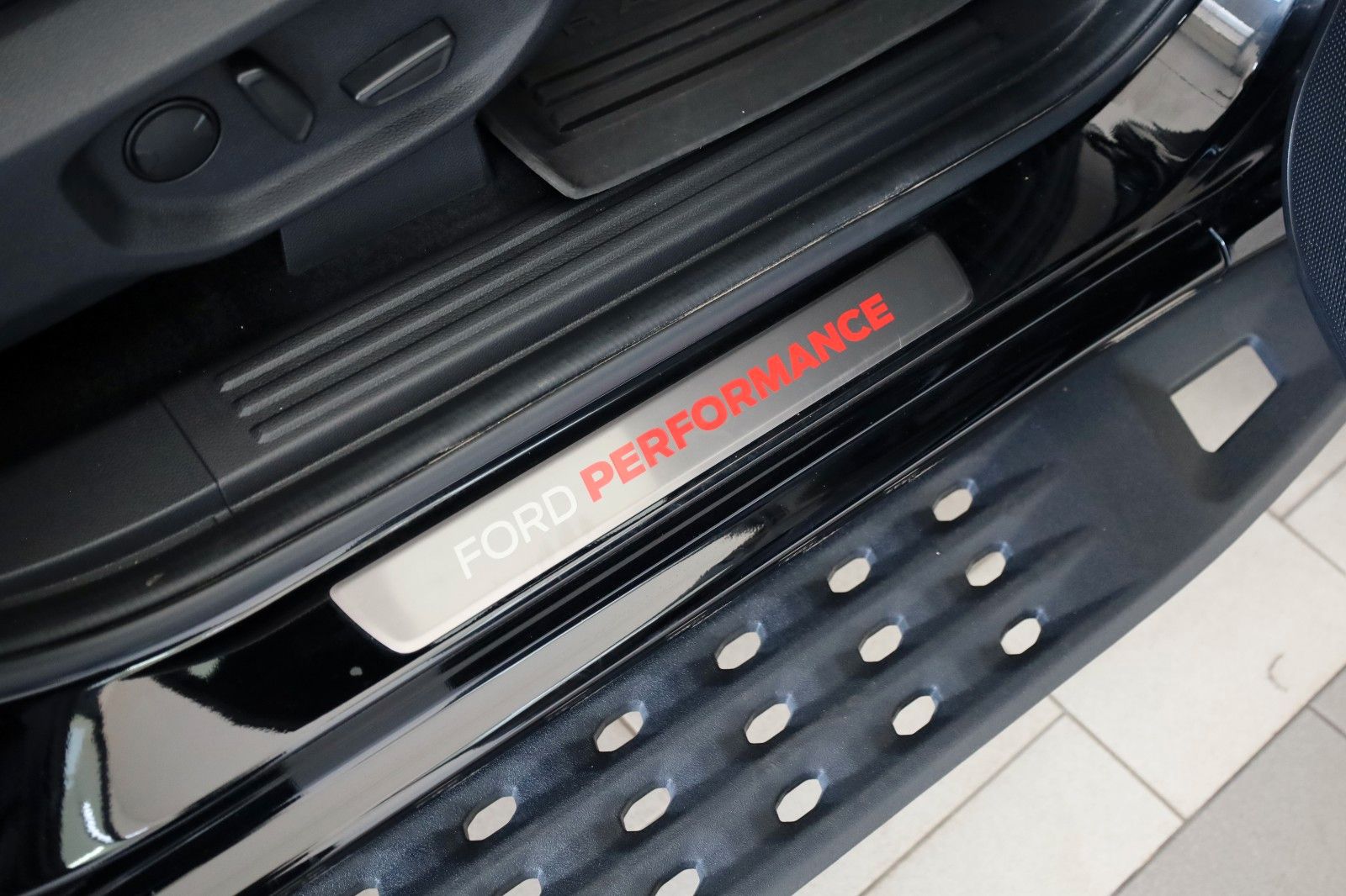 Fahrzeugabbildung Ford Ranger Raptor e-4WD,Rollo el,AHK,Garantie05/2028