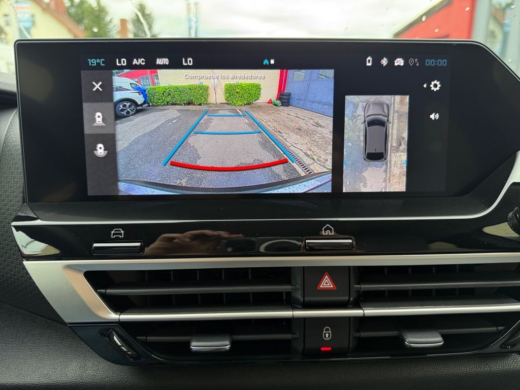 Fahrzeugabbildung Citroën C4 Hybrid 145 MAX