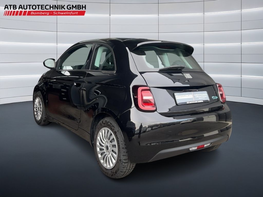 Fahrzeugabbildung Fiat 500e Keyless Go Tempomat DAB+ CarPlay LED Navi