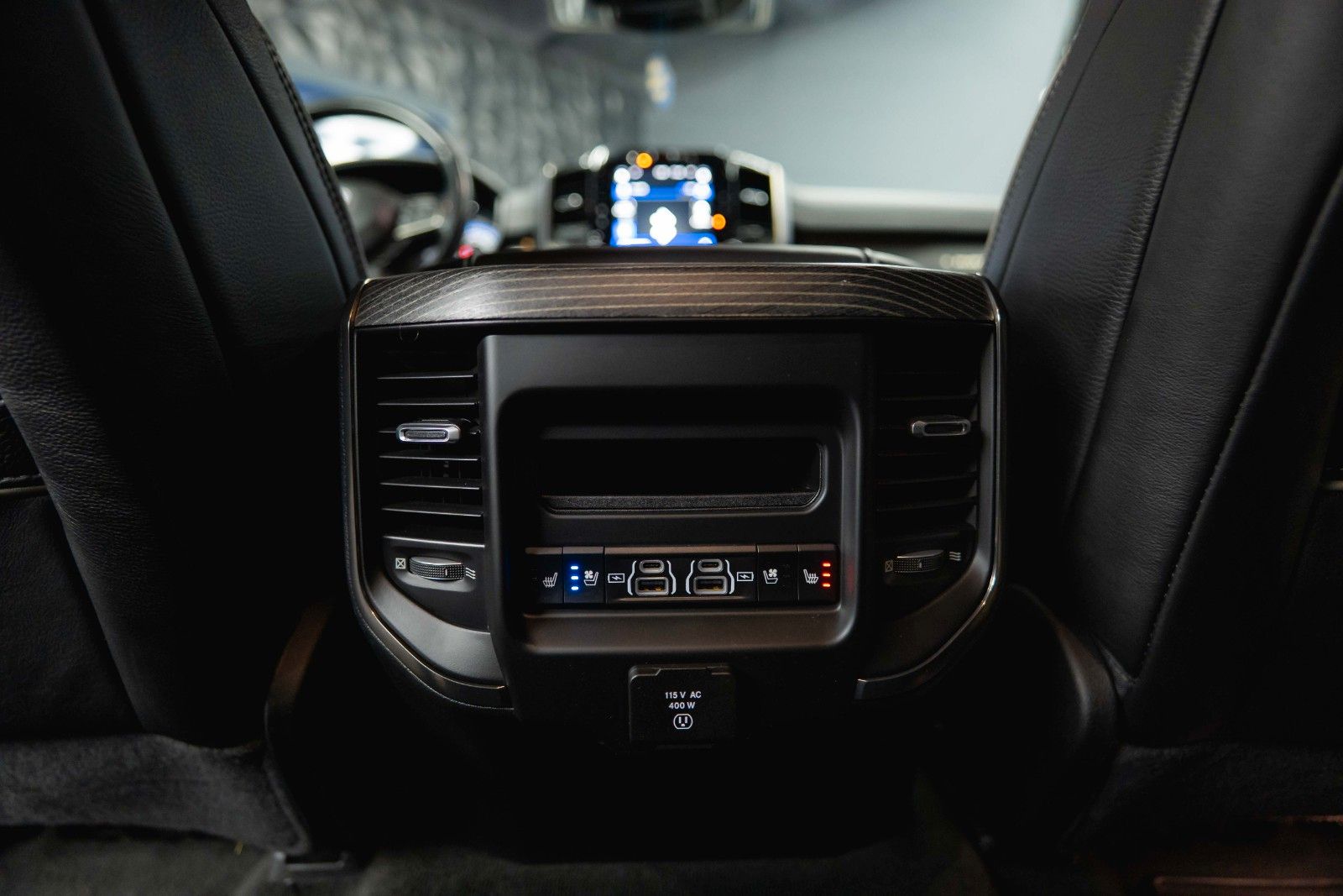 Fahrzeugabbildung Dodge RAM 5.7 V8 HEMI LIMITED Offroad FULL Options ACC