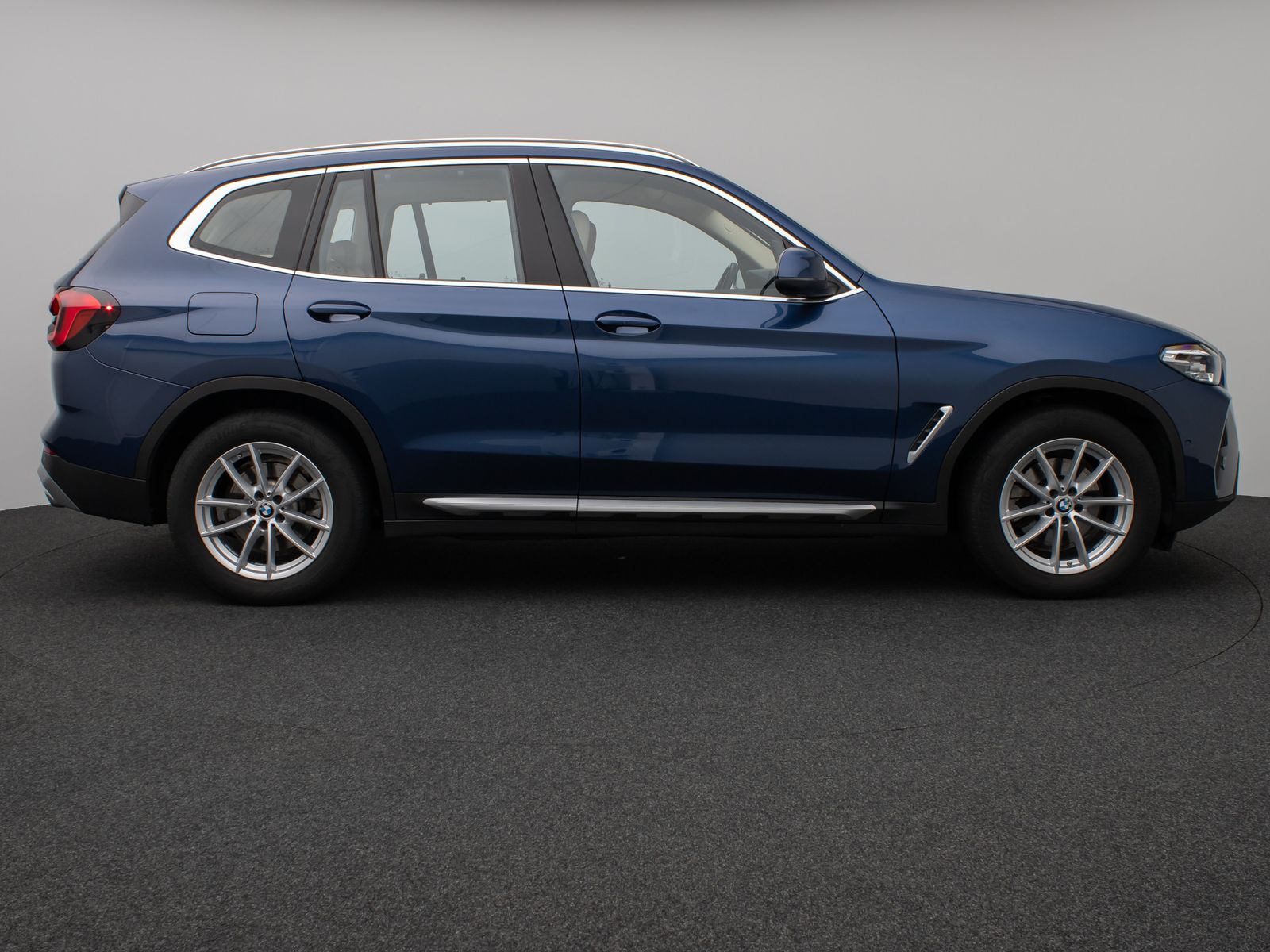 Fahrzeugabbildung BMW X3 xD20d Kamera HUD DAB HiFi Komfort Leder Sport