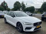 Volvo V60 2.0 B3/163PK/MOMENTUM ADV/CAM/ACRUISE/ACARPL - Volvo V60 Momentum mit Hybrid-Antrieb (Benzin/Elektro)