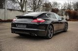 Porsche Panamera Turbo Turbo - Porsche Panamera: Schwarz
