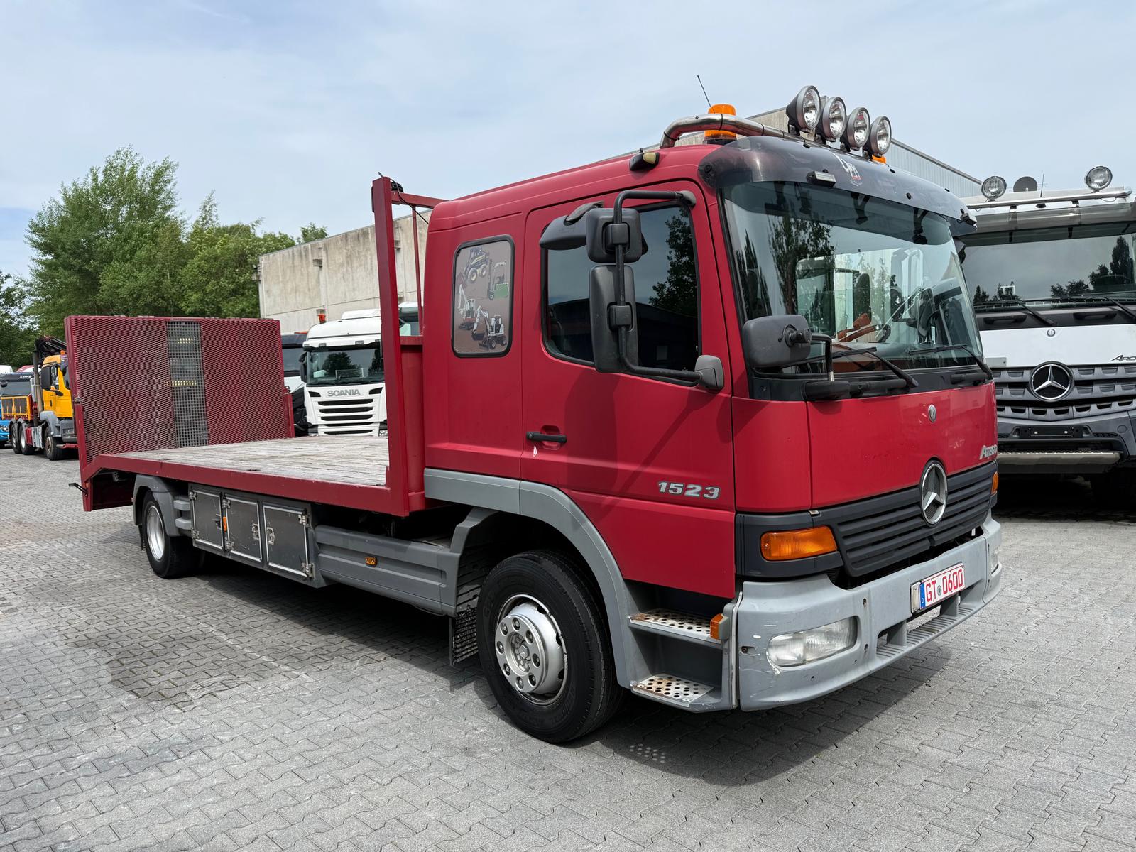 Mercedes-Benz Atego 1523 L Maschinentransporter