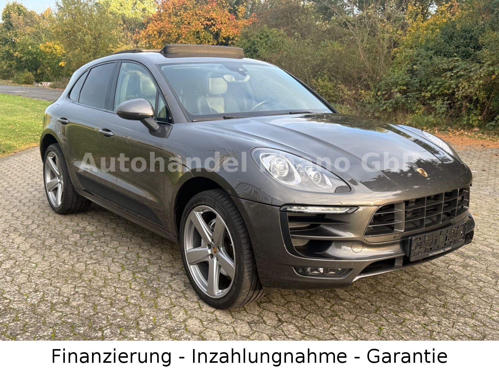 PORSCHE Macan