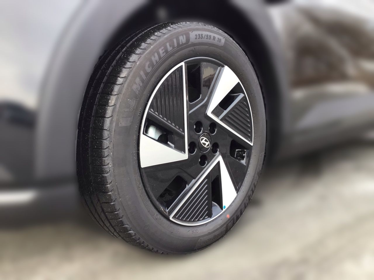 Fahrzeugabbildung Hyundai IONIQ 5 UNIQ *Panorama-Glasdach* 4xSHZ ACC AUT