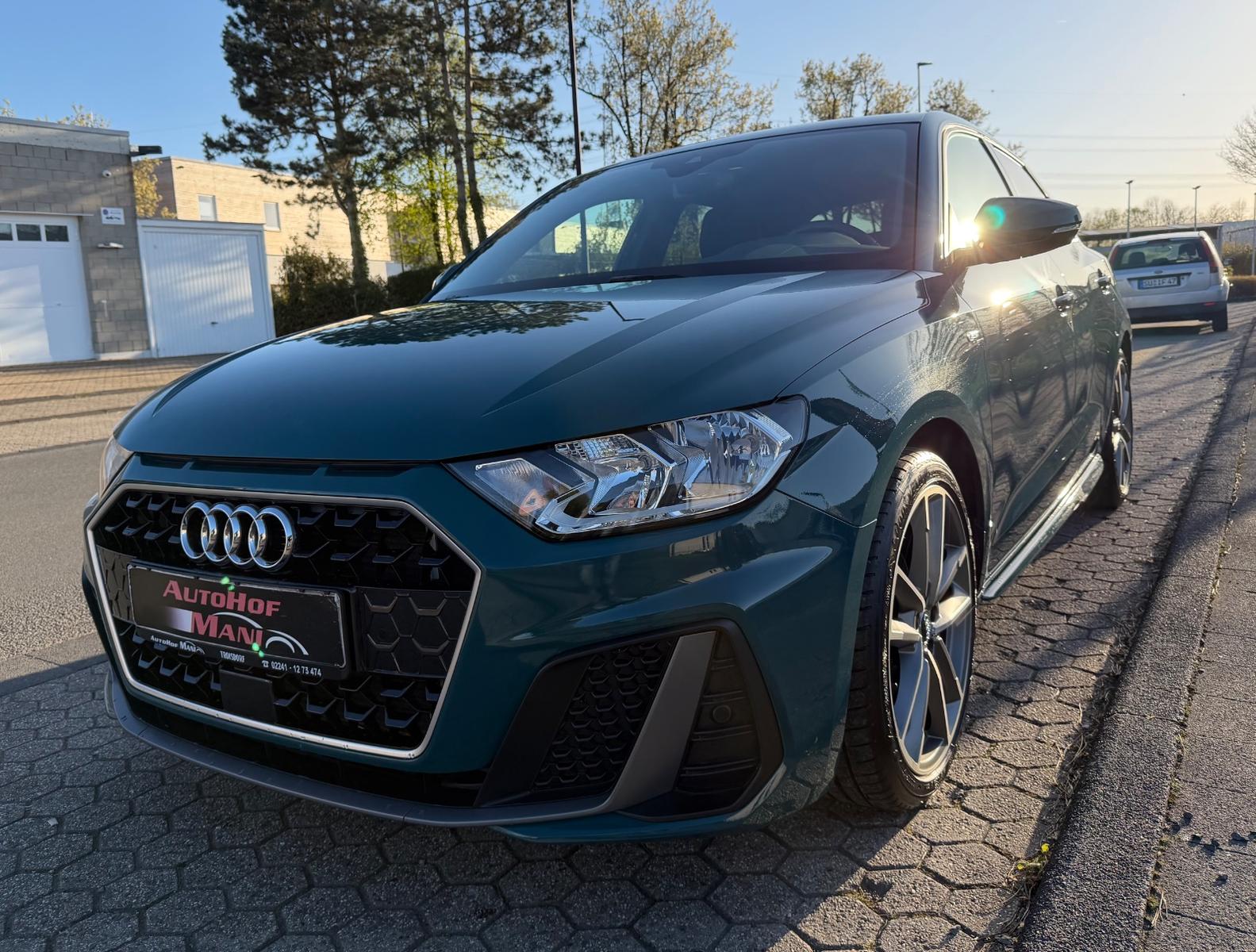 Audi A1 Sportback 30 TFSI S line/8Fachbereift