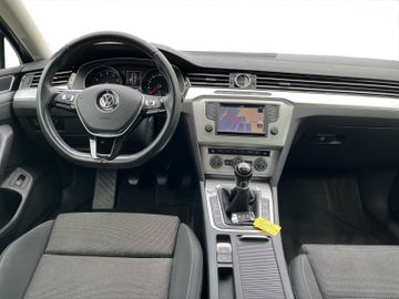 Volkswagen Passat Comfortline 1,4 TSI Navi+SHZ+PDC+Allwette