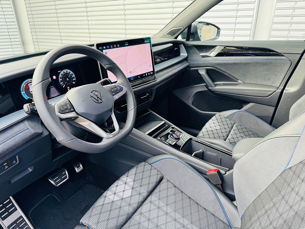 Tayron 2.0 TDI DSG 4MOTION R-LINE *AHK*H&K*