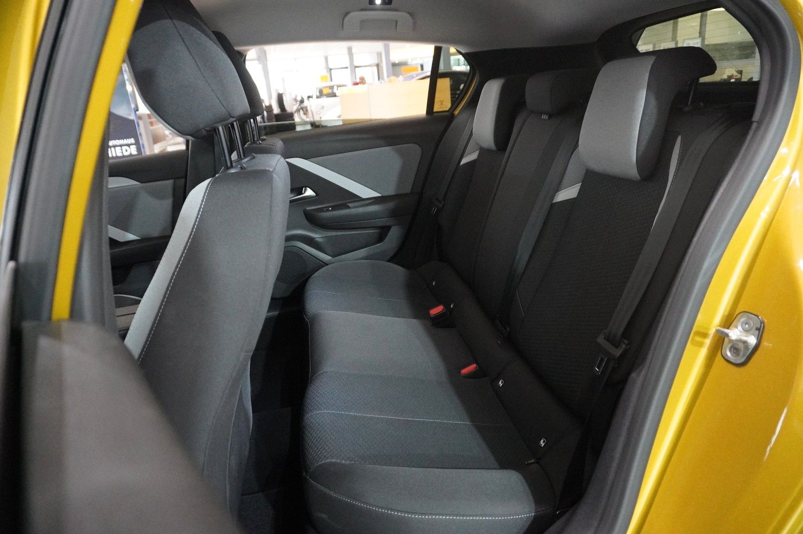 Fahrzeugabbildung Opel Astra L Lim. 1.6 HYBRID EDIT. NAVI/SPORT/KAMERA