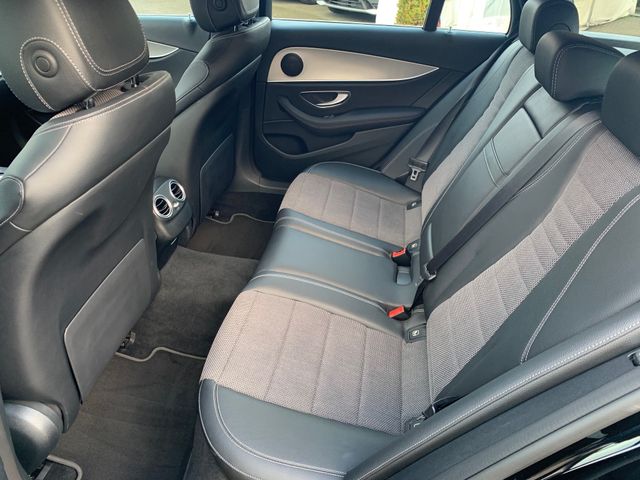 Fahrzeugabbildung Mercedes-Benz E 220 Td 9GTronic+Avantgarde+LED+Navi+Kamera+AHK