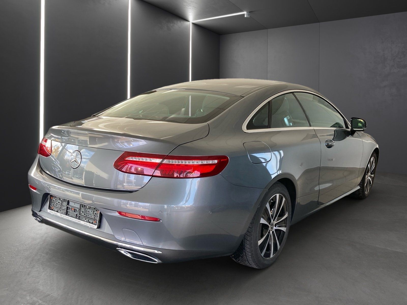 Fahrzeugabbildung Mercedes-Benz E 200 Avantgarde*Totwinkel*Kamera*LED*Park-Pilot