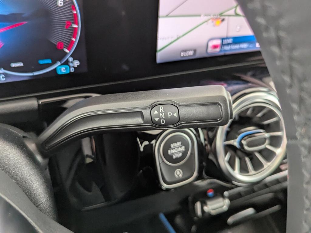 Mercedes-Benz GLA 220