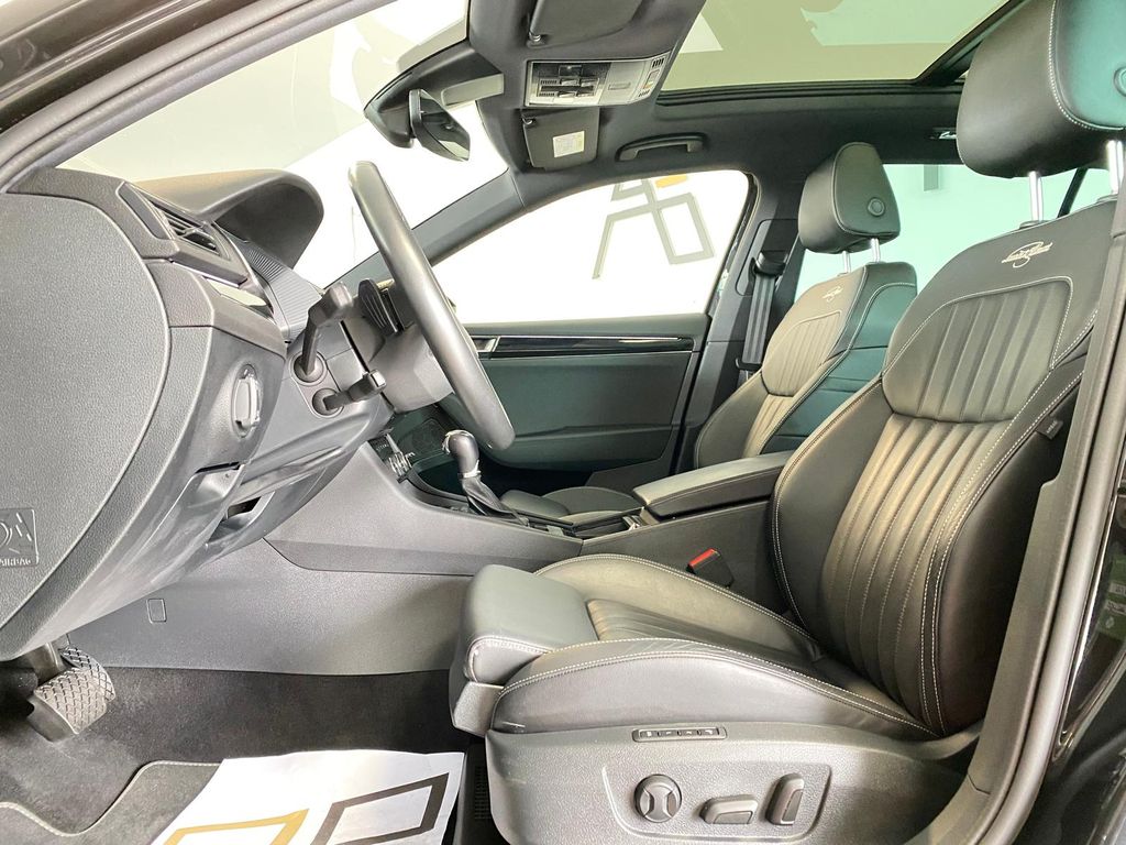 Skoda Superb Combi 4M LAURIN & KLEMENT*PANO*ViCo*LED*