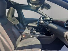 MERCEDES-BENZ A 250 AMG Line El. Panodach Navi Digitales Cockp