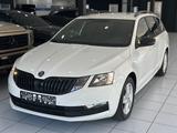 Skoda Octavia Combi Ambition*AHK*KAMERA*CARPLAY*PANO* - Skoda Octavia Gebrauchtwagen in Stuttgart