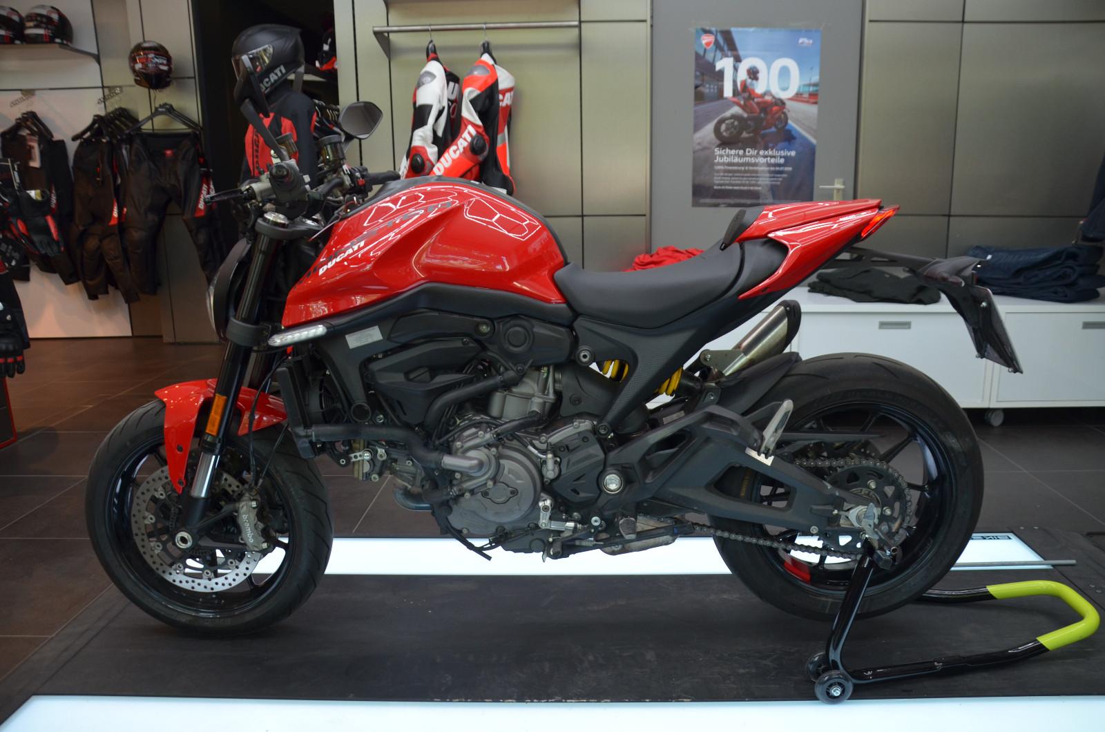 Ducati Monster 950
