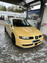 Seat Leon 2.8 V6 Cupra 4 / TÜV 26 - Seat Leon: Gelb