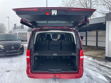 Mercedes V 220 - 9